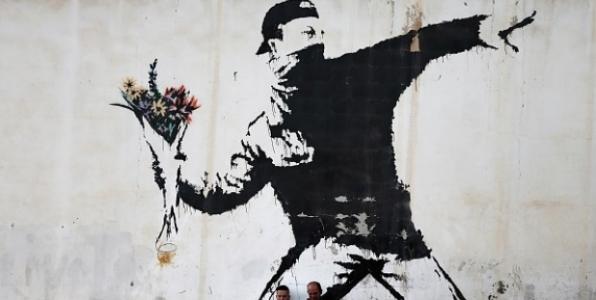 Βρε λες; Ο Banksy και ο Del Naja των Massive Attack να είναι το ίδιο πρόσωπο;