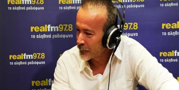 Μόνος του πλέον ο Νίκος Μπογιόπουλος στην εκπομπή του στον Real FM