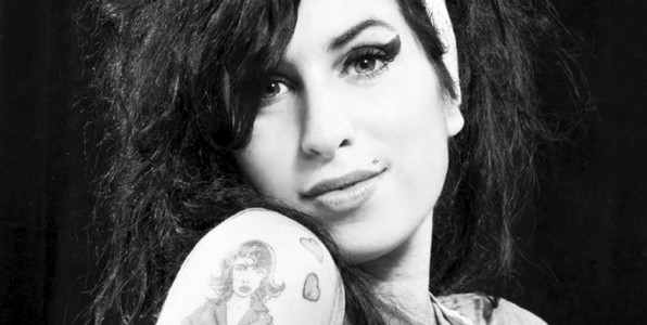 Amy Winehouse, ένα ολόκληρο καλοκαίρι τη θρηνούσαμε κάθε βράδυ, ανάβαμε καντήλι μπροστά στα cd της
