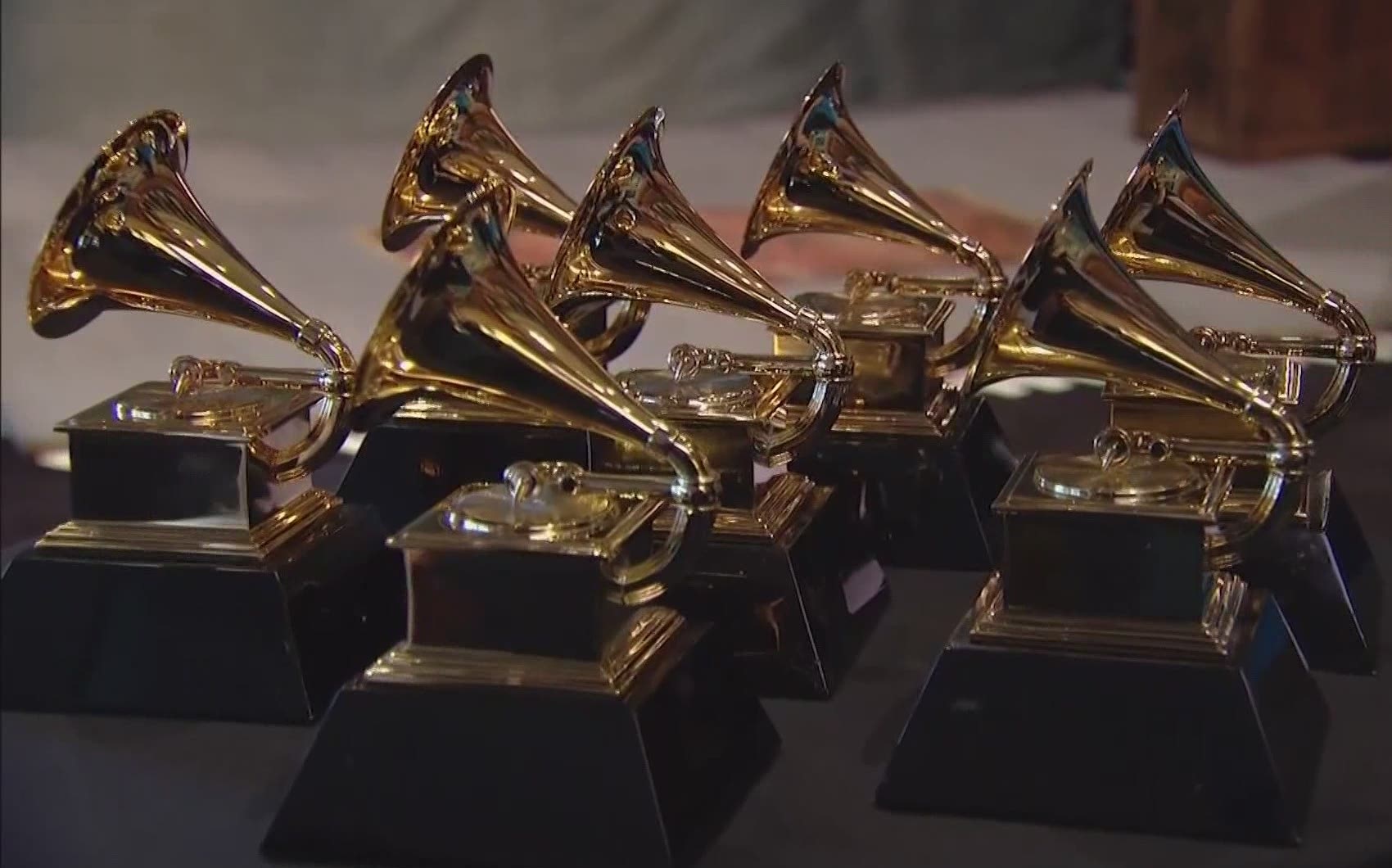 Στους ρυθμούς των «Grammys» η Cosmote TV και το Mad