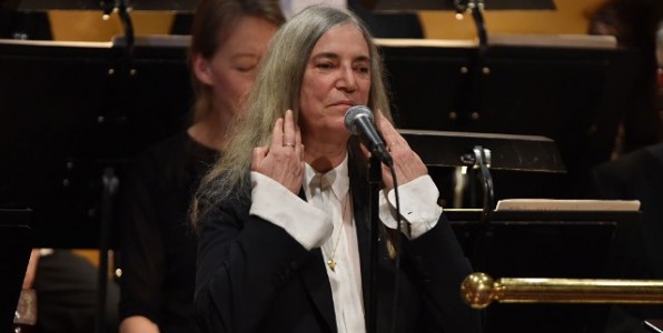 Τα έχασε η Patti Smith και τον «σκότωσε» τον Bob Dylan στα Νόμπελ