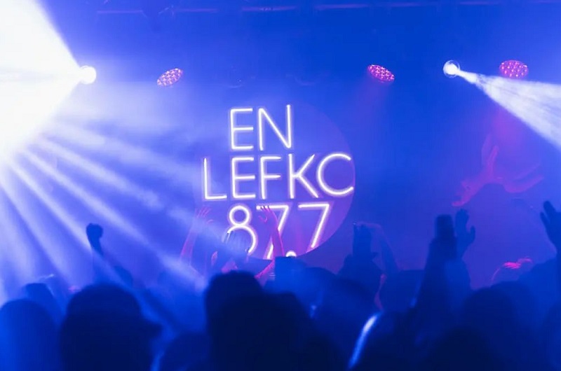 Το νέο πρόγραμμα του En Lefko 87.7 